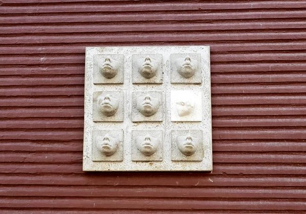 Gdyński Banksy pokazuje kolejną pracę