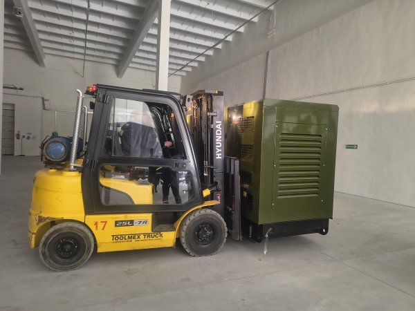 Gdynia przekazała agregat prądotwórczy dla szpitala dziecięcego w Kijowie