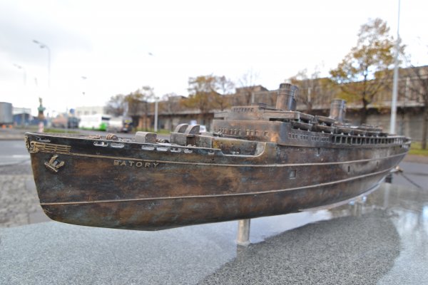 Dotknąć „Batorego” 