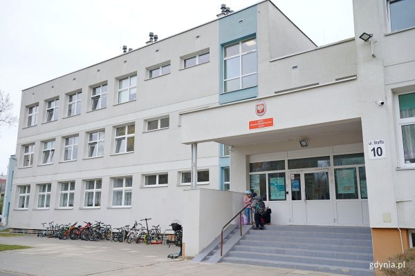 Dbałość o ucznia, pamięć historyczną i nowoczesność. 40-lecie Szkoły Podstawowej nr 42