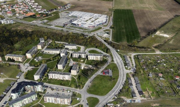 Cztery oferty na wykonanie projektu rozbudowy ul płk. Dąbka