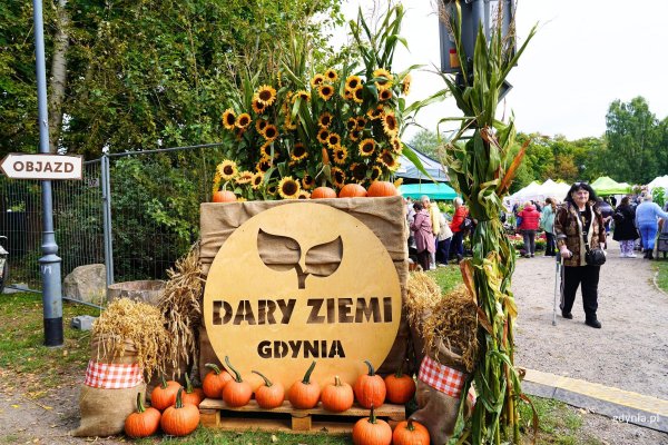 Jesień zawitała do Parku Kolibki. Wystartowały 33. „Dary Ziemi”
