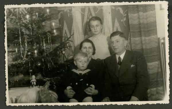 Święta w Gdyni przed laty. Chwile zaklęte w czasie i pamięci 