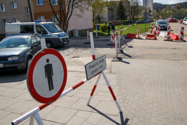 Na Chyloni prace toczą się i na ulicach, i w budynkach
