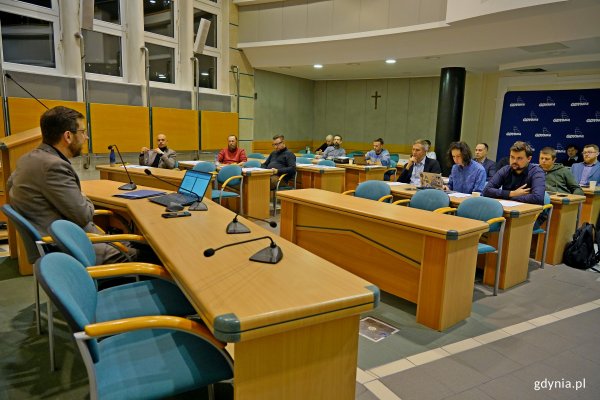 Rada do spraw Mężczyzn przechodzi do działania