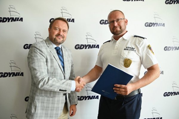 Nagroda dla strażnika za akcję przejęcia ptasznika