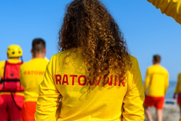 Raport plażowy. Białe flagi na gdyńskich kąpieliskach