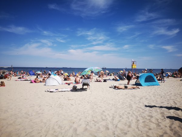 Gdyńskie kąpieliska z białą flagą