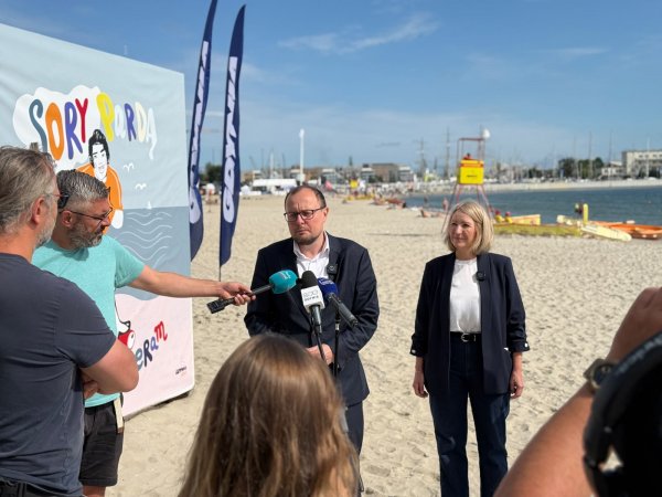 Na plaży zostaw tylko ślady stóp