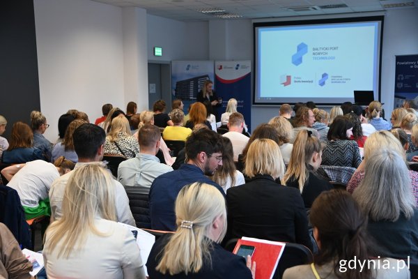Jak legalnie zatrudniać cudzoziemców? Spotkanie z pracodawcami #wGdyni