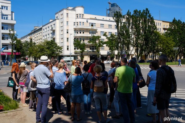 Wakacyjne spacery po modernistycznej Gdyni