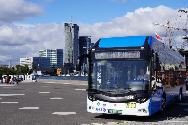 Autobus wodorowy pojawił się na gdyńskich ulicach. Trwają testy