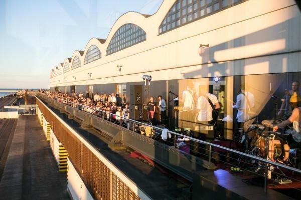 Koncerty z widokiem na świat o zachodzie słońca