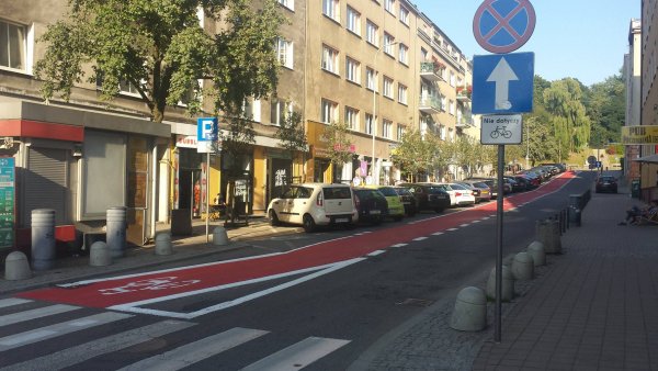 Pasy rowerowe na Wiśniewskiego, kontrapas na Wybickiego