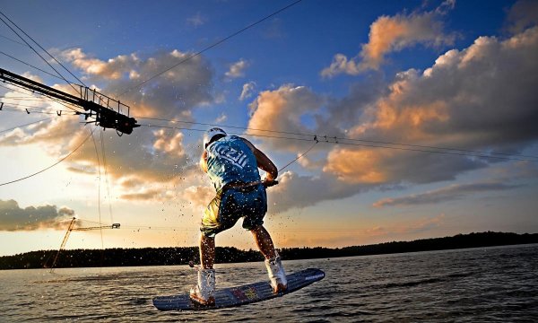 Na nartach przy bulwarze