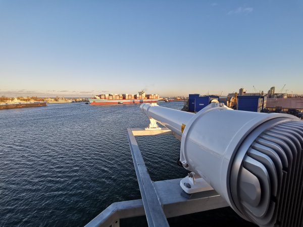 Nowe światła wprowadzają do portu
