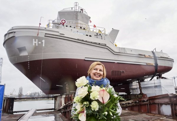 Dyrektorka szkoły matką chrzestną holownika Gniewko 