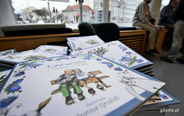 O gdynianach, którzy siedzieli na ławeczce