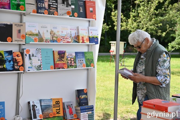 Gdyński bulwar pełen książek. Ruszył Plener Literacki