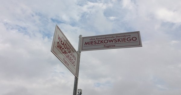 Z gdyńskich ulic znikają komunistyczni patroni