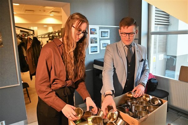 Puszki i świece dla Ukrainy - zbiórka jeszcze trwa! Dołącz!  