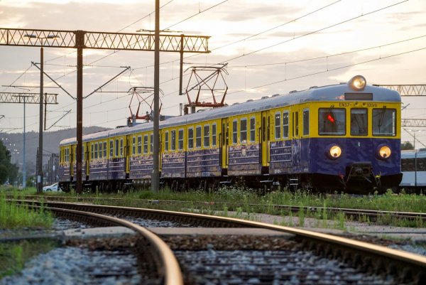 Umowa podpisana, rozpocznie się modernizacja linii kolejowej z Gdyni do Lęborka