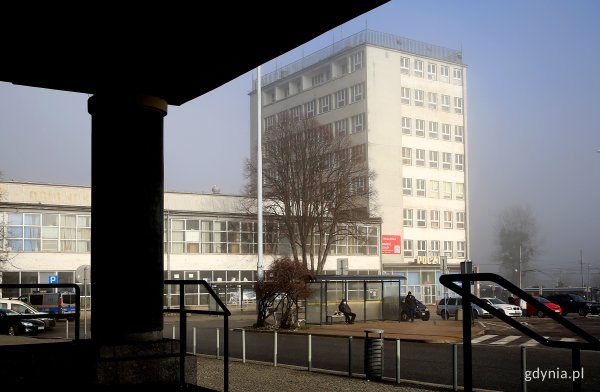 Biurowiec przy dworcu PKP na sprzedaż