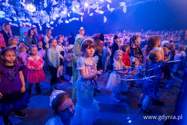 „W krainie mórz i oceanów”. Najmłodsi Gdynianie i Gdynianki świętowali setne urodziny miasta