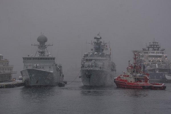 ORP Gen. K. Pułaski szkoli się w arktycznych warunkach 