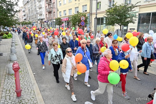 Seniorzy przemaszerowali ulicami Gdyni