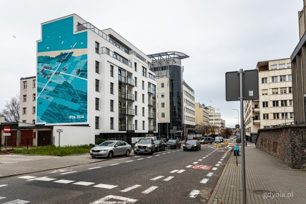 Historyczny mural w Śródmieściu już gotowy