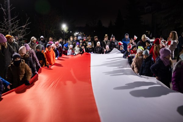 W hołdzie bohaterom walczącym o niepodległość