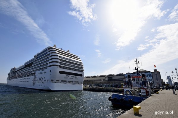 MSC Poesia jako pierwsza w sezonie zawinęła do Gdyni!