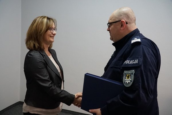 Pracuje na poczcie, uchroniła przed oszustami