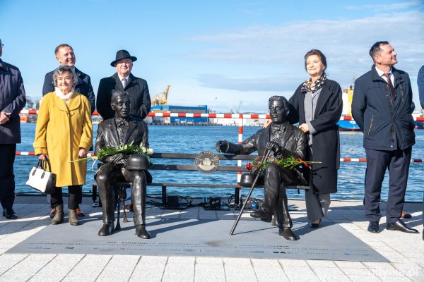 Kwiatkowski i Wenda na 100-lecie portu