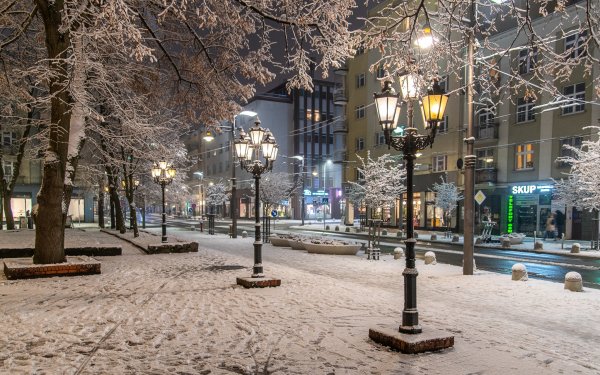 Pada śnieg. Pamiętaj o obowiązku odśnieżenia
