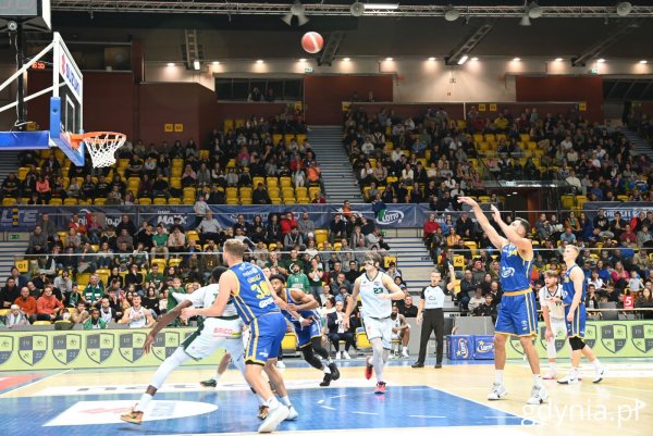 Koszykarze AMW Arki Gdynia zagrali o zdrowie mężczyzn