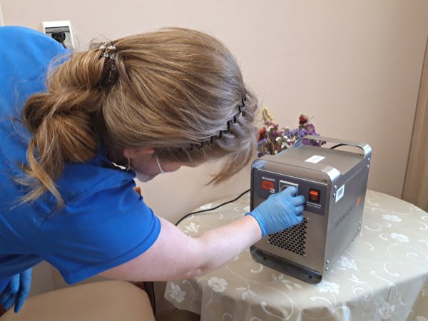 Ośrodki całodobowej pomocy nie rezygnują z reżimu sanitarnego