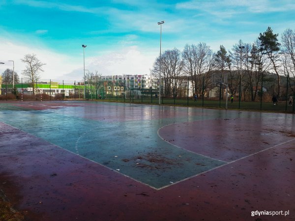 Nowe boiska przy SP nr 16. Umowa na modernizację podpisana