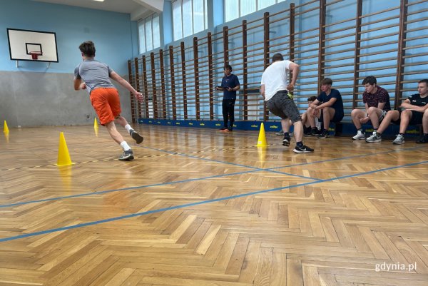 Trwają testy sprawnościowe do klasy mundurowej