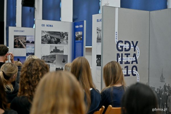 „Gdynia x 10” w szkolnych murach