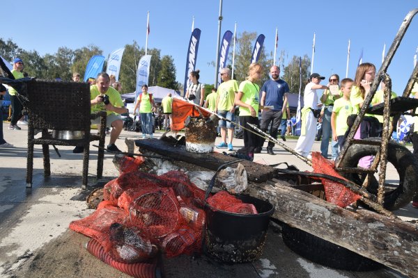 Wielkie, podwodne sprzątanie zakończone