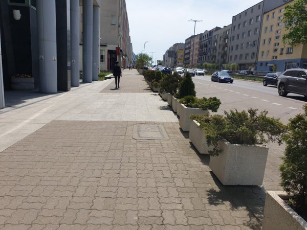 Śląska z drogą rowerową i zielenią