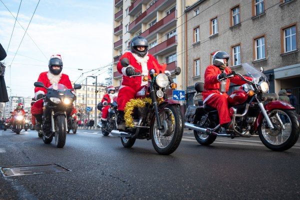 Mikołaje na motocyklach opanowali Gdynię