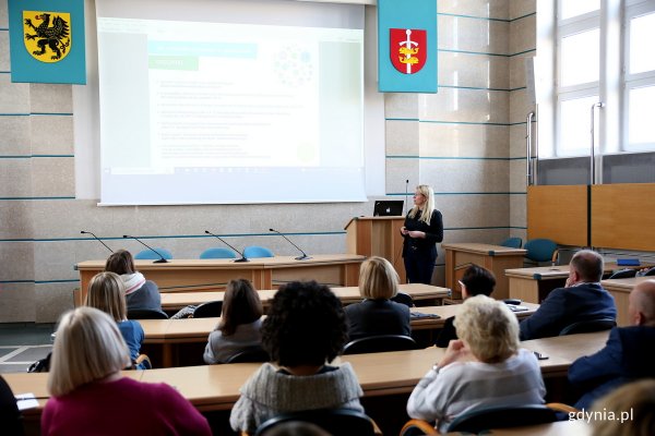 Urzędnicy w Gdyni już oszczędzają. Bądź EKOist(k)ą i sprawdź, jak i ty możesz 