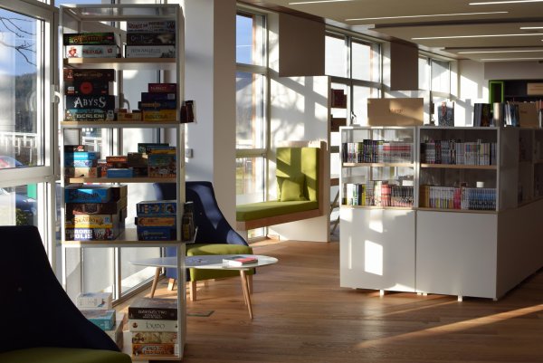 Wpadnij do biblioteki w nowych godzinach otwarcia