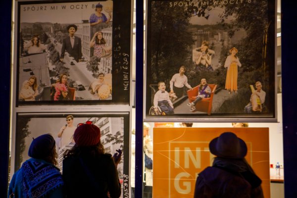 Sto portretów na sto lat Gdyni – wystawa „Spójrz mi w oczy” w Centrum Integracja