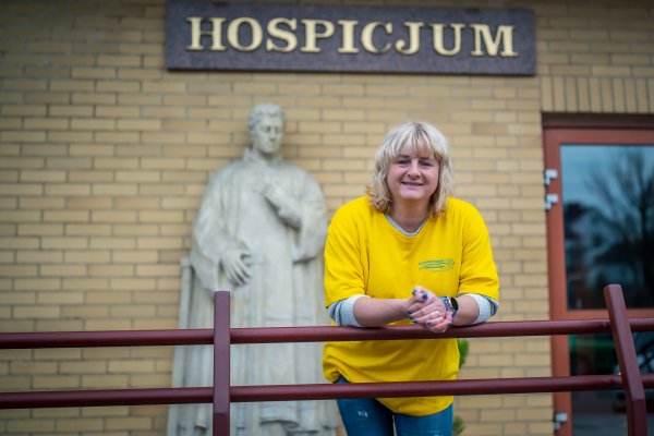 Twarze Pomagania: całe serce dla hospicjum
