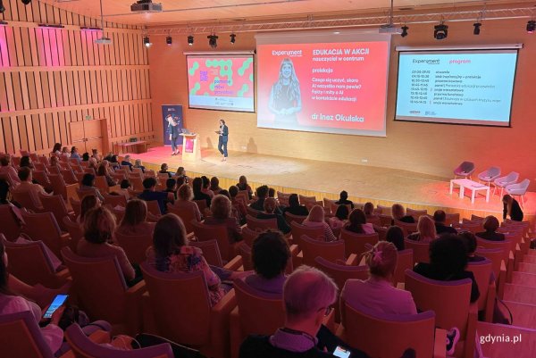 Nauczycielki i nauczyciele rozmawiali w Gdyni o wpływie nowoczesnych technologii na edukację