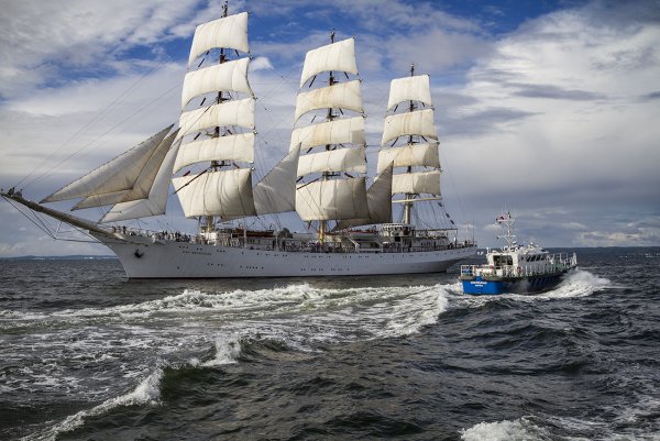 Dar Młodzieży zamyka sezon i planuje rejs dookoła świata